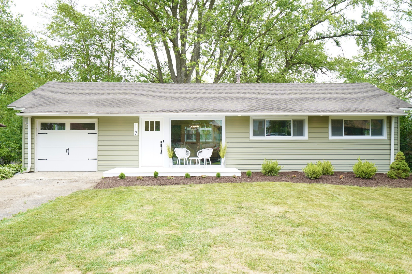 Property Photo:  117 S Dorchester Avenue  IL 60187 