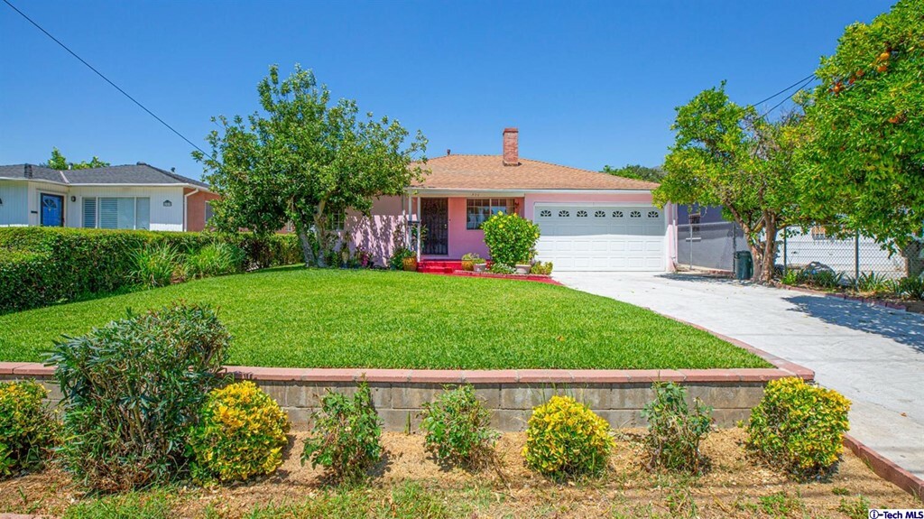 Property Photo:  551 Royce Street  CA 91001 