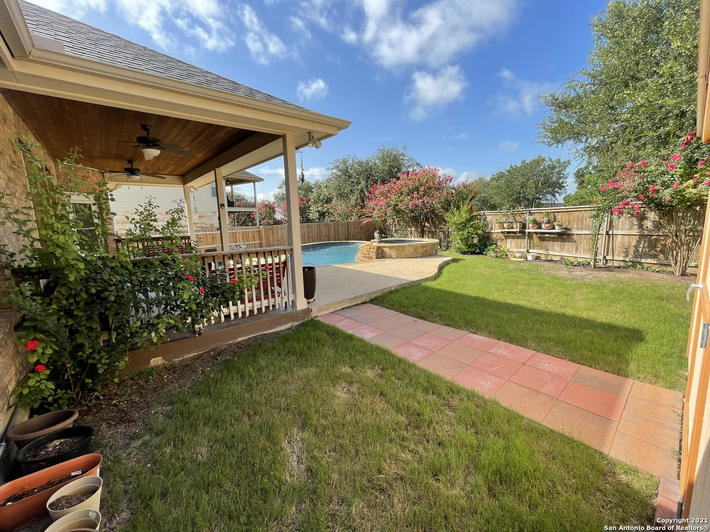 Property Photo:  925 Armour Dr  TX 78108 