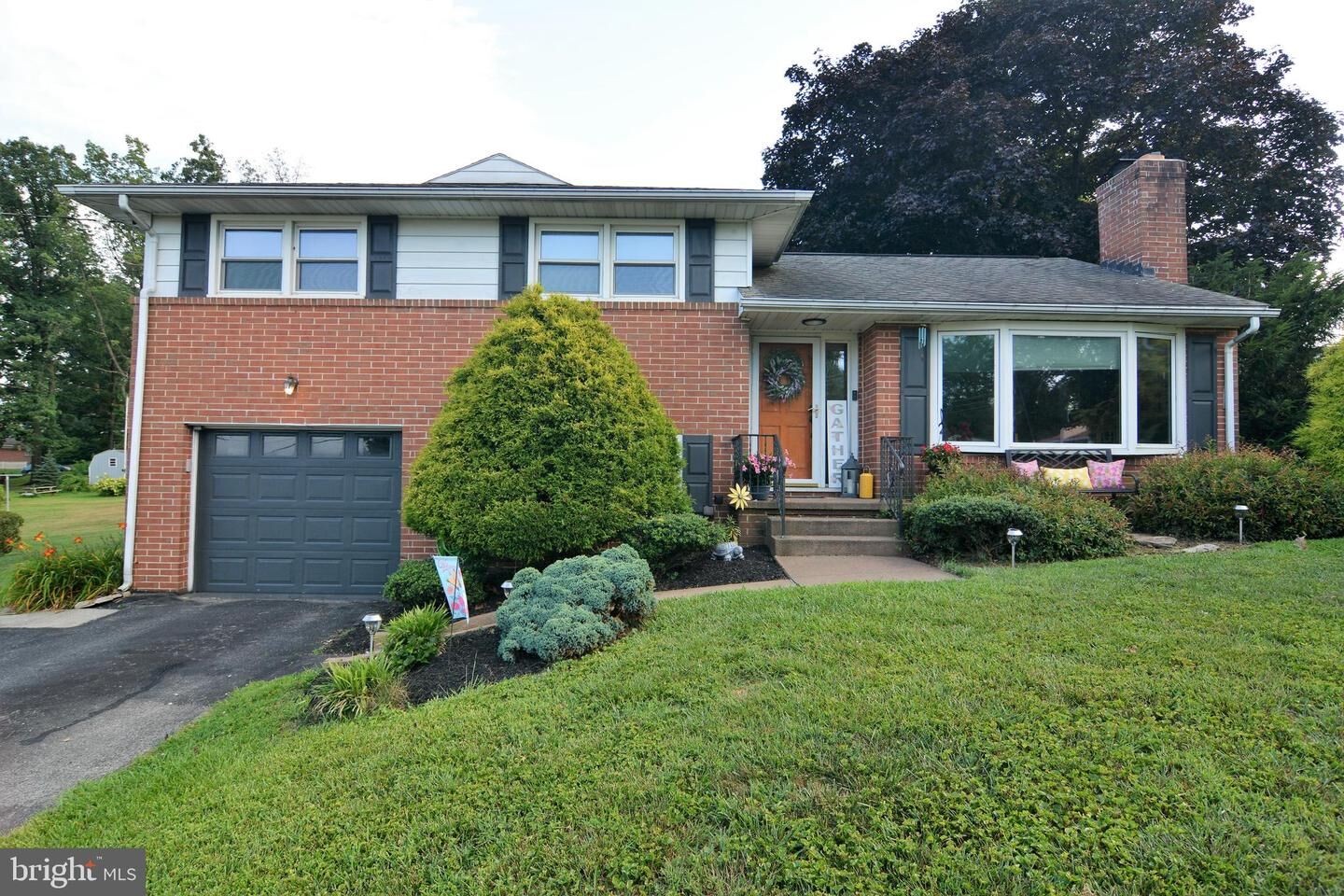 Property Photo:  412 Holly Drive  PA 17356 