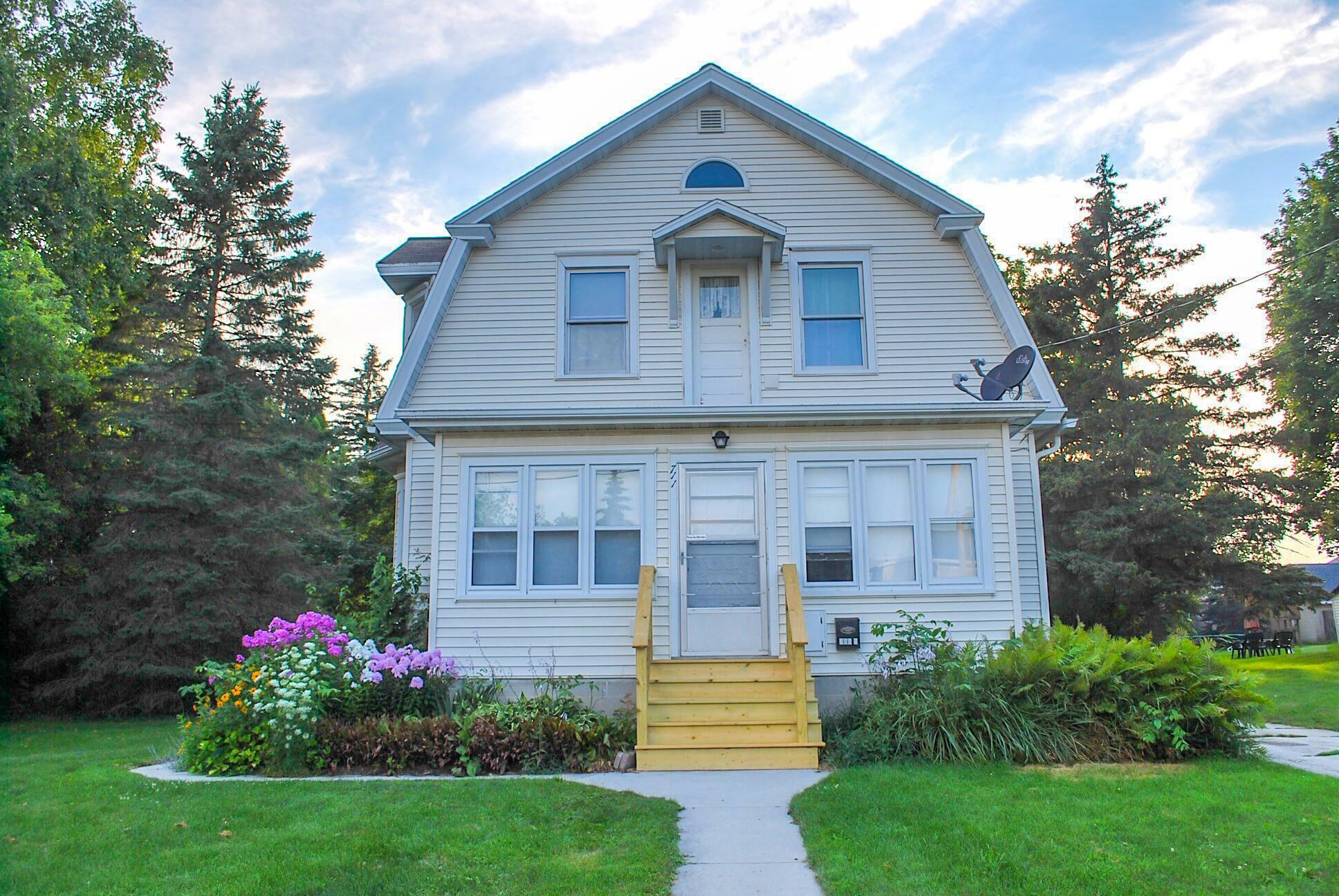 Property Photo:  711 3rd St  WI 53042 