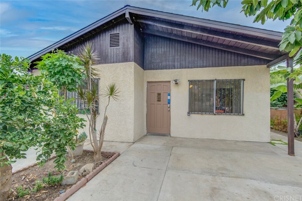 Property Photo:  15208 S White Avenue  CA 90221 