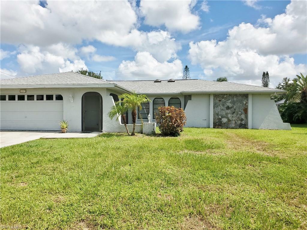 Property Photo:  307 SE 4th Terrace  FL 33990 