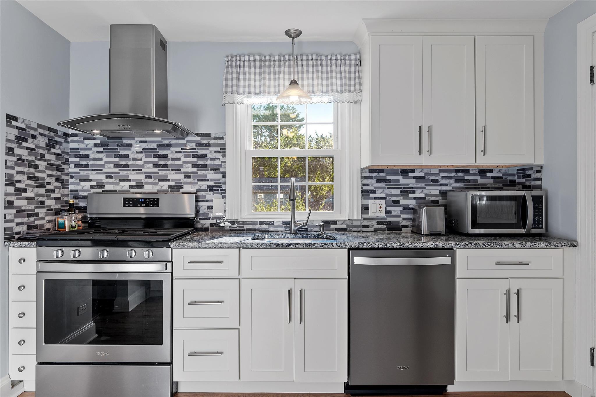 Property Photo:  1176 Hall Street  NH 03104 