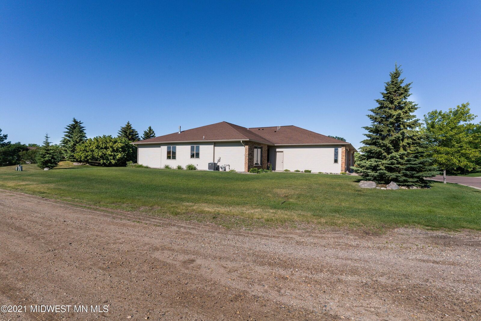 Property Photo: 1616 Windstone Way MN 56537