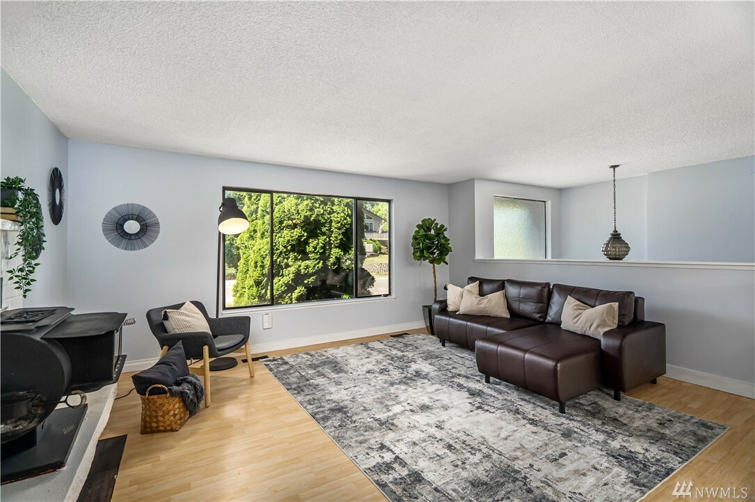 Property Photo: 31524 36th Ave SW WA 98023