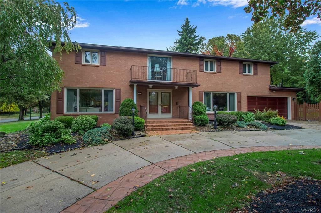 Property Photo: 30 Longleat Drive NY 14226
