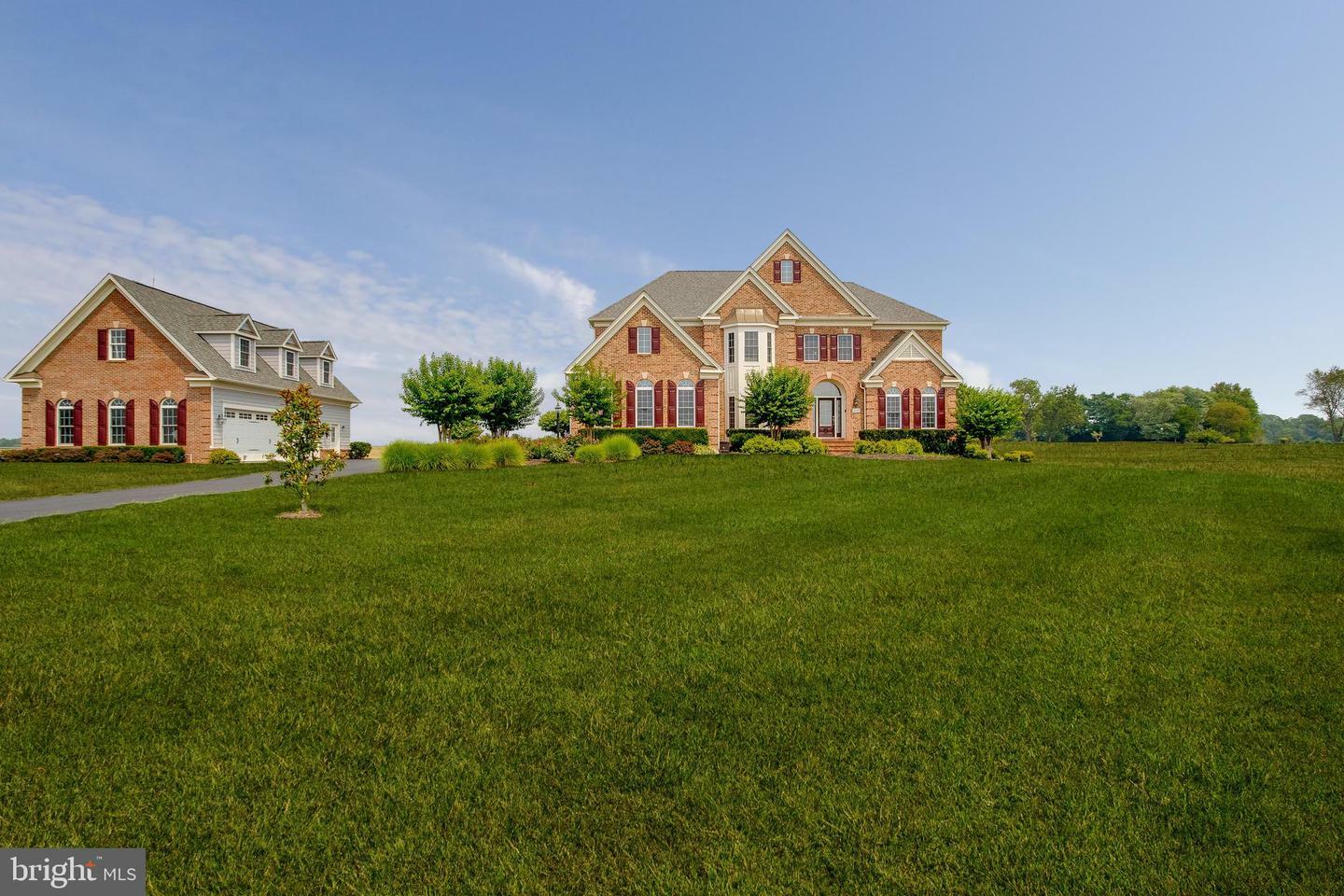 Property Photo:  10940 Meadow Walk Lane  VA 20136 