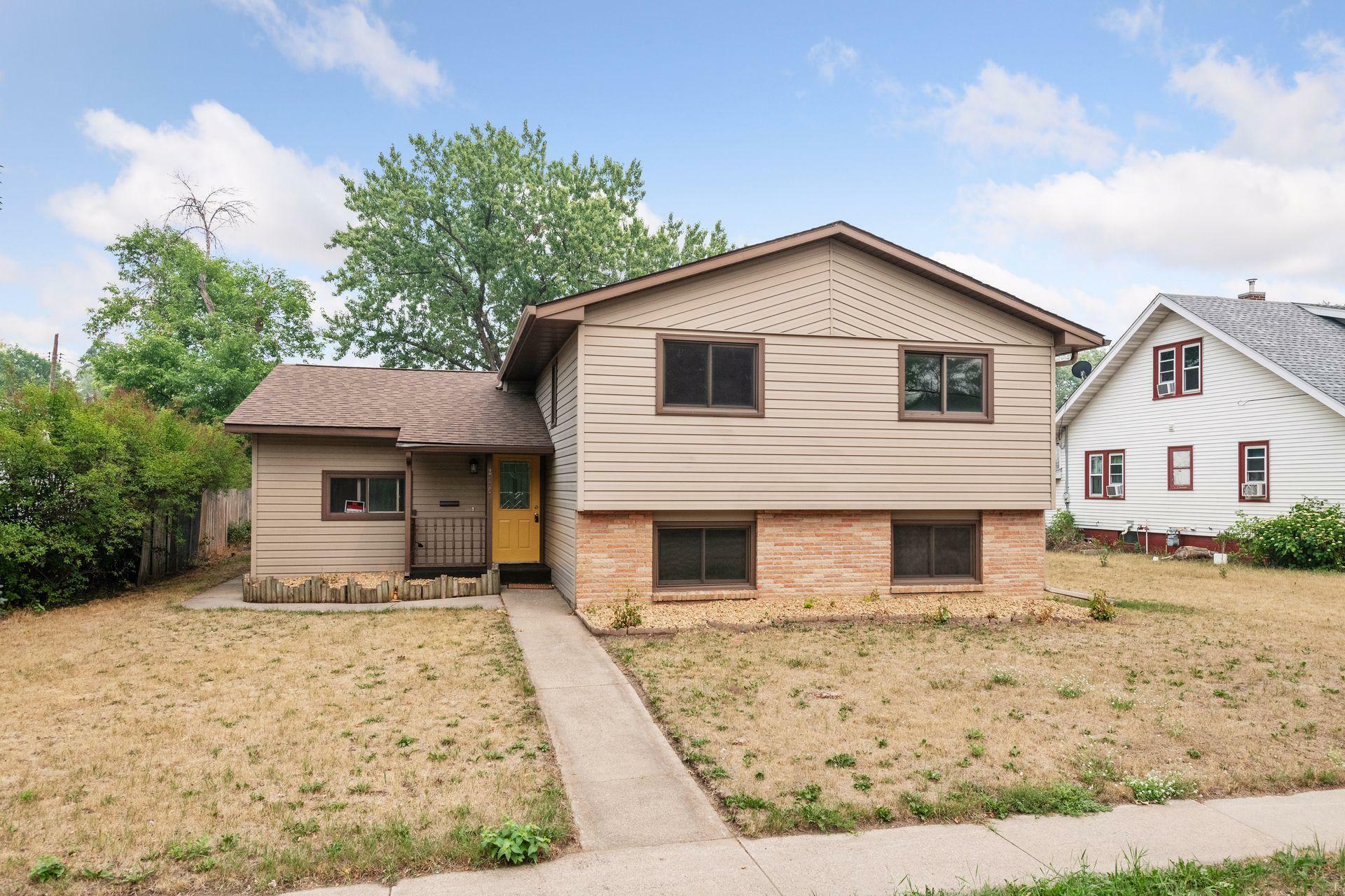 Property Photo:  210 33rd Avenue N  MN 56303 