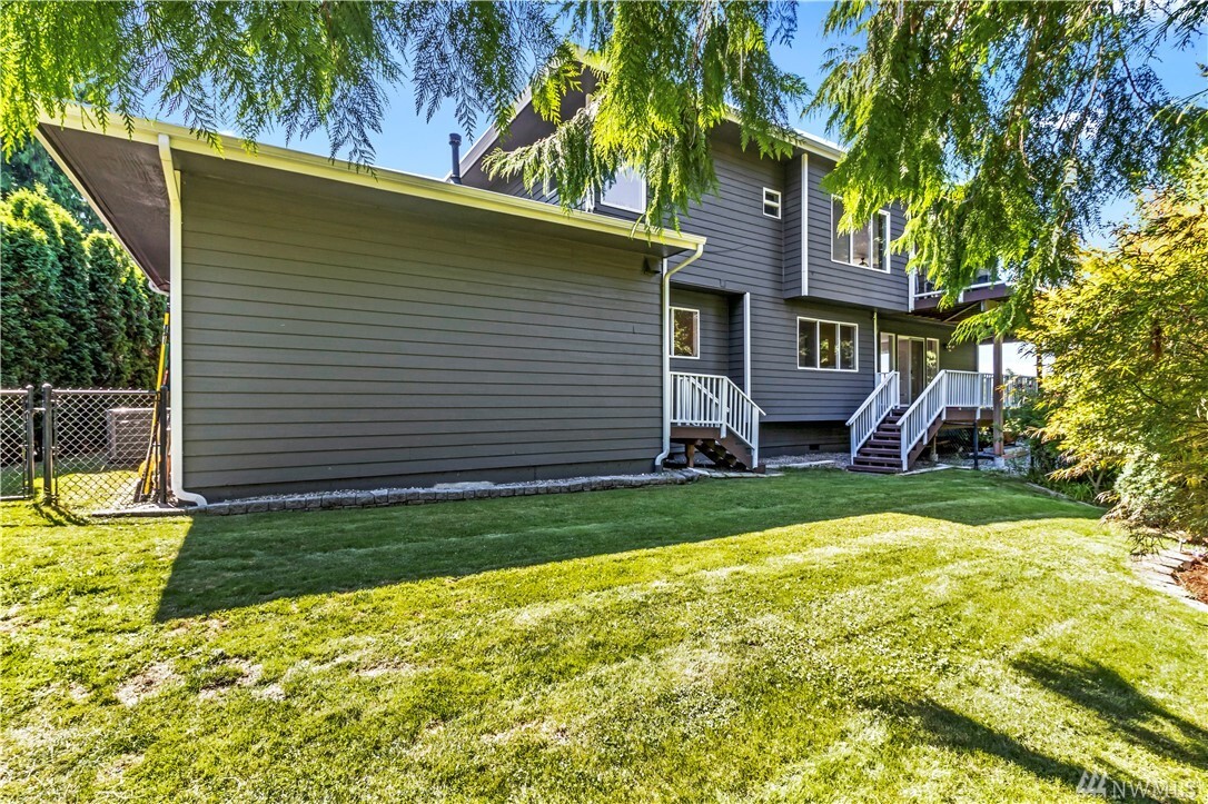 Property Photo: 4823 Gardner Ave WA 98203