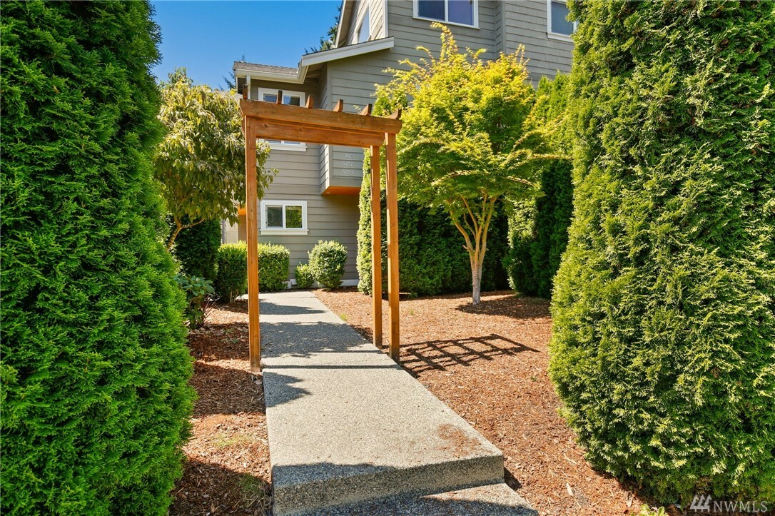 Property Photo: 5453 Fauntleroy Wy SW WA 98136