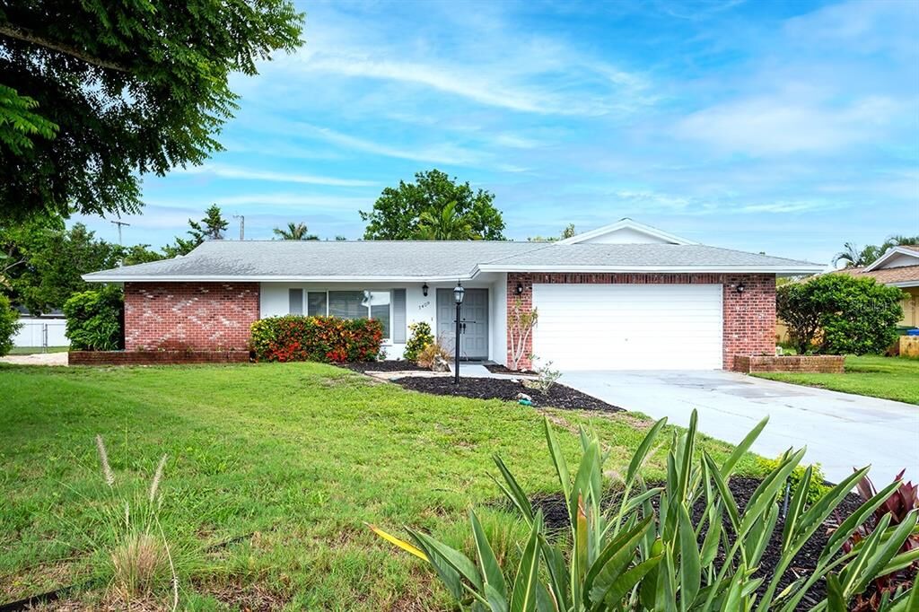 Property Photo:  7409 13th Avenue W  FL 34209 