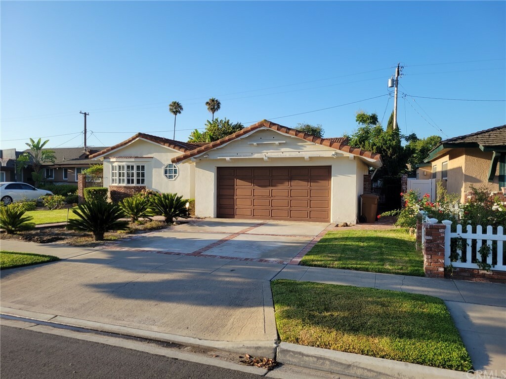 Property Photo:  2672 W Stockton Avenue  CA 92801 