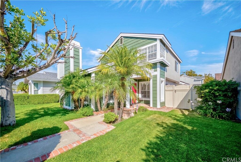 Property Photo: 9 Pebblepath CA 92614