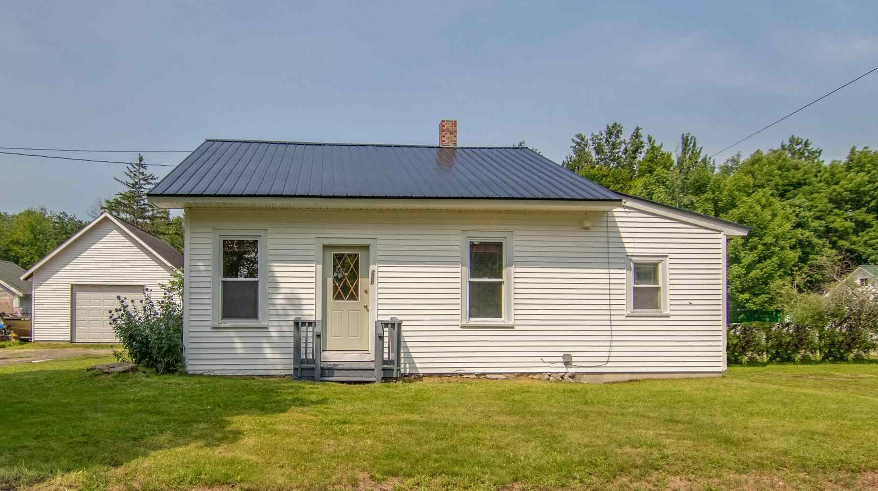 Property Photo:  226 Agassiz Street  NH 03574 