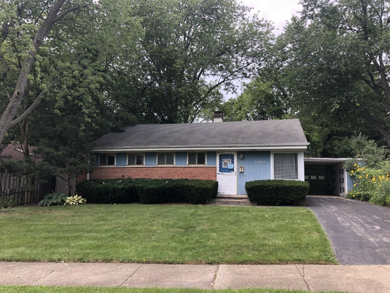 Property Photo:  2062 Big Oak Lane  IL 60062 