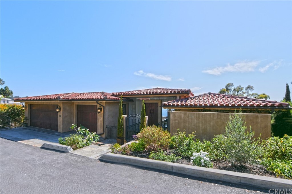 Property Photo: 676 Vista Lane CA 92651