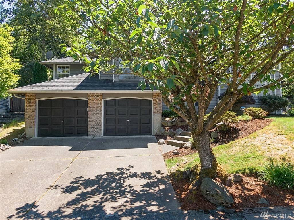 Property Photo:  5418 Millpond Dr SE  WA 98092 