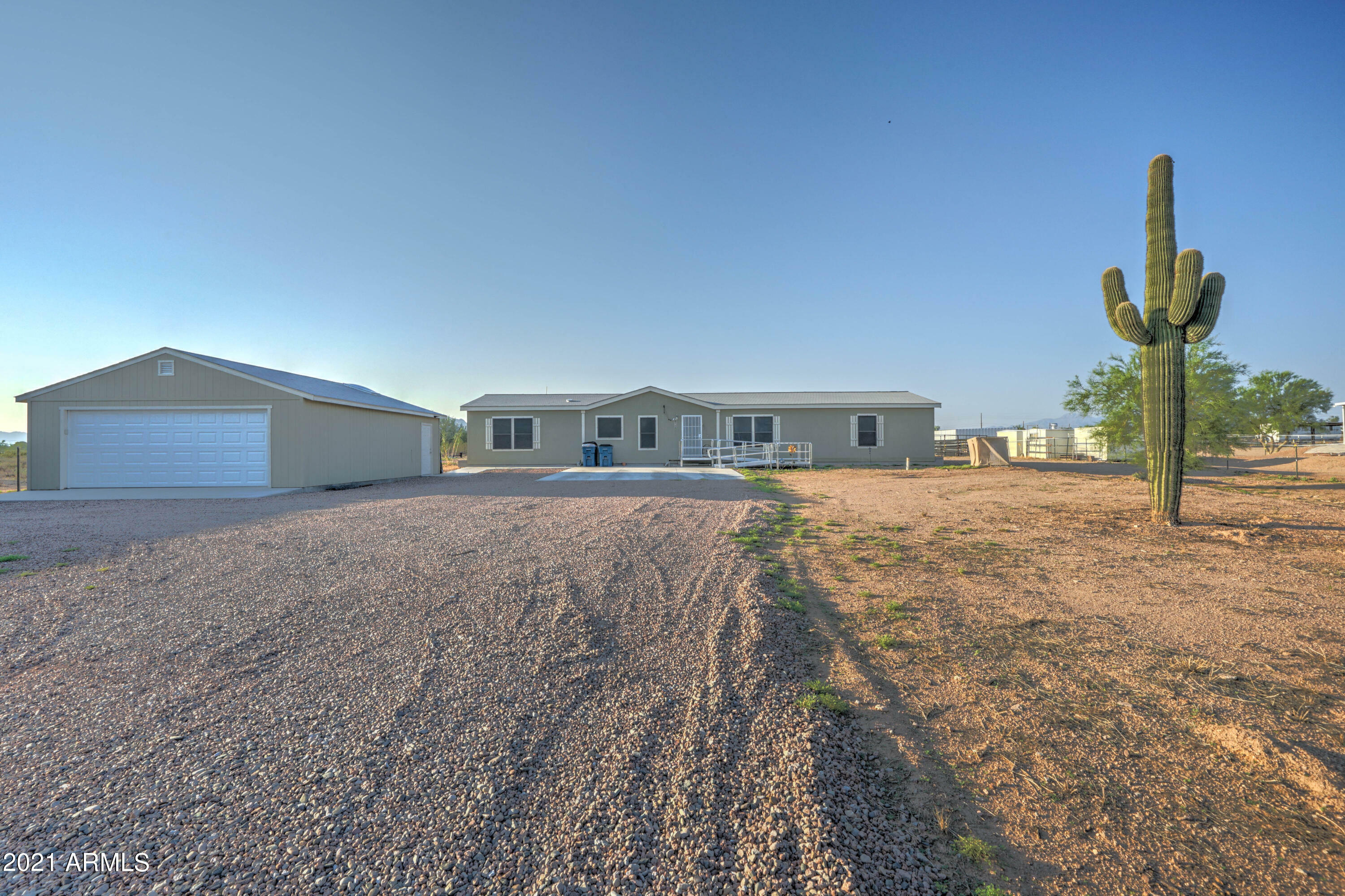 Property Photo:  612 E Scenic Street  AZ 85119 