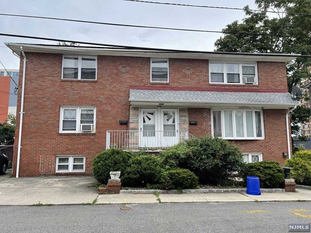 1630 Federspiel Street  Fort Lee NJ 07024 photo