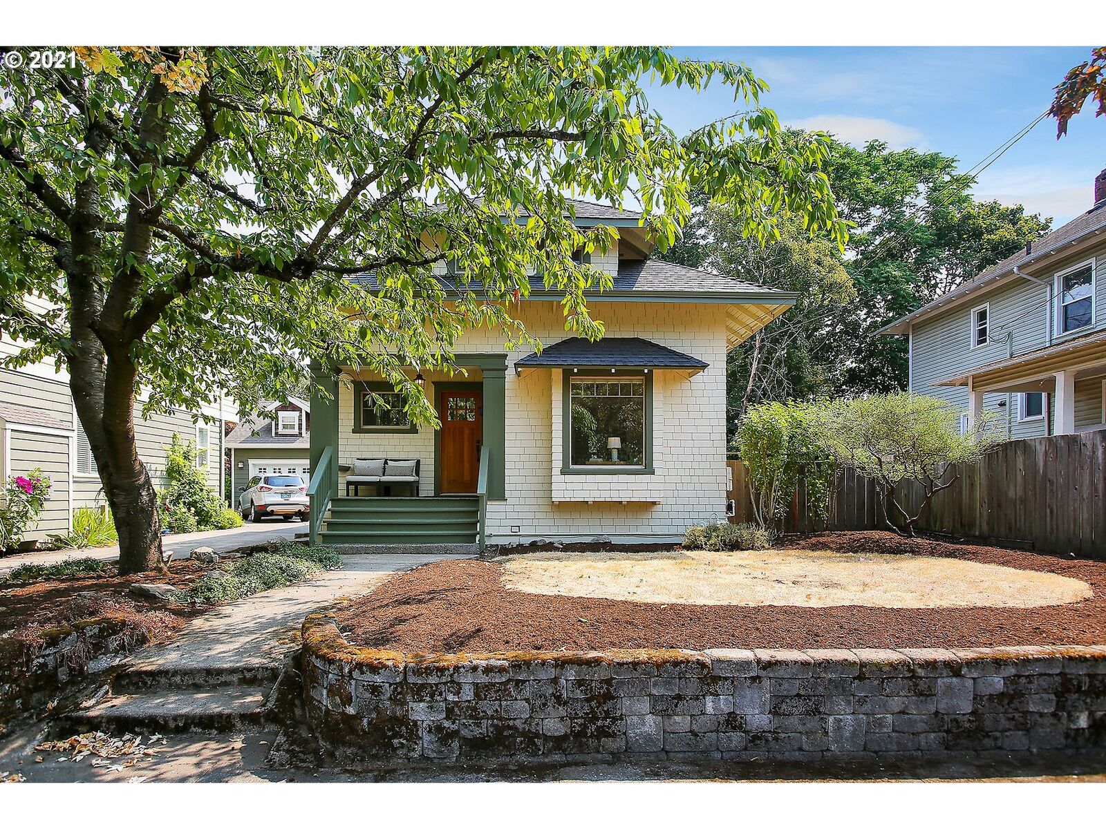 Property Photo: 6200 NE 6th Ave OR 97211