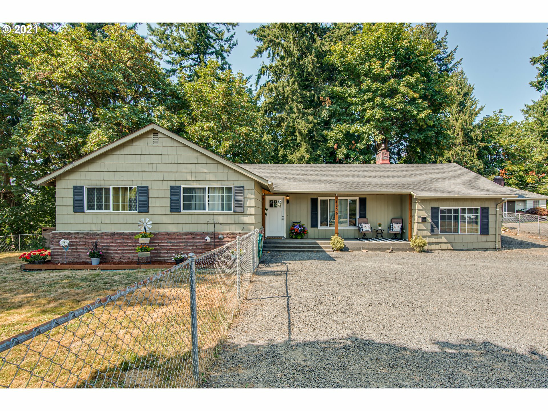 Property Photo: 1209 N 7th Ave WA 98626
