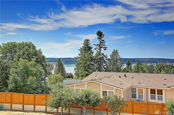 Property Photo:  1154 York Place  WA 98282 