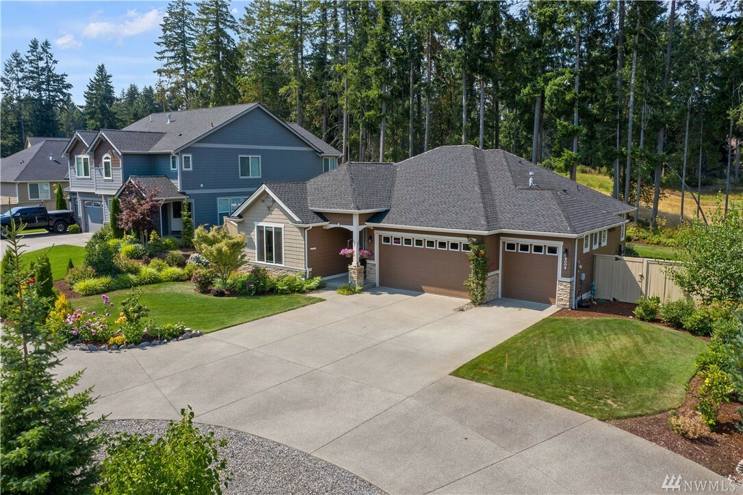 Property Photo: 9008 Bristonwood Dr NE WA 98516