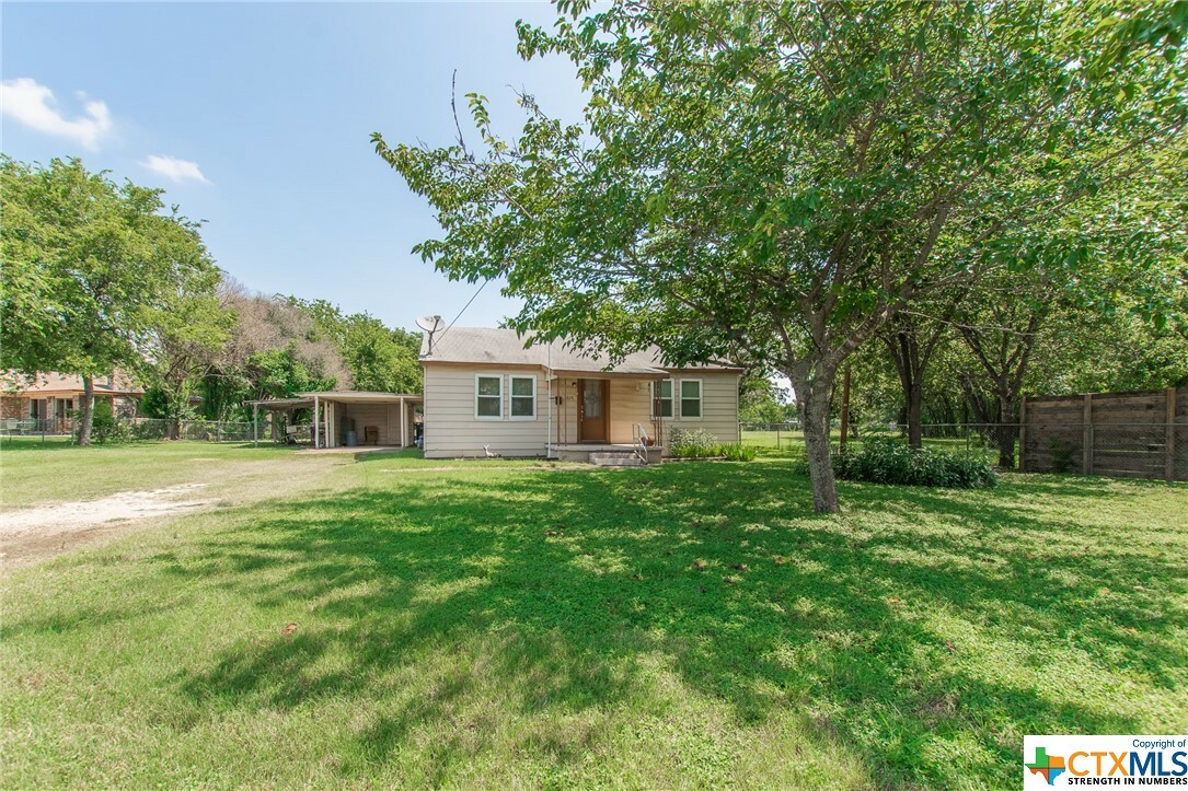 Property Photo: 826 Holland Road TX 76513