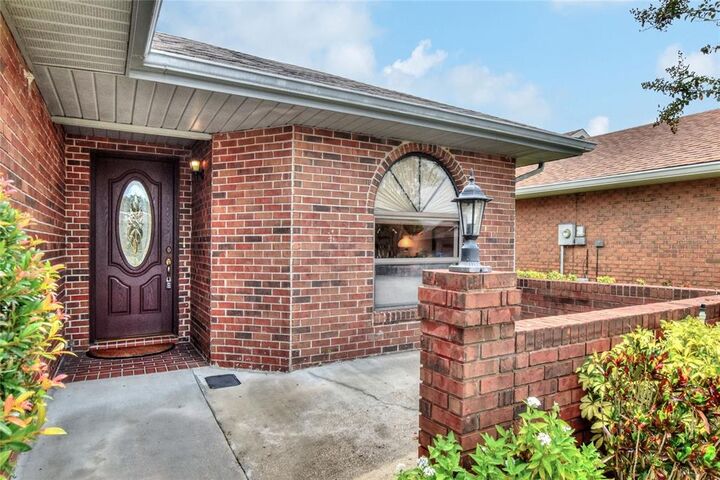 Property Photo: 627 Jamaica Circle FL 33803