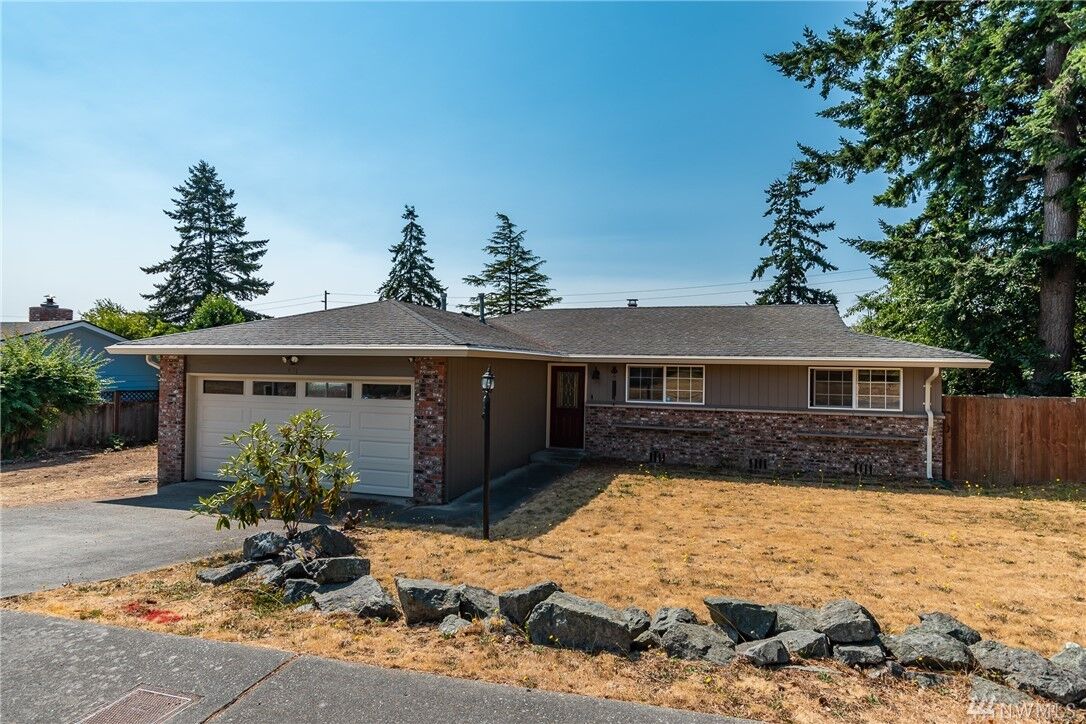 Property Photo:  431 NW 1st  WA 98277 