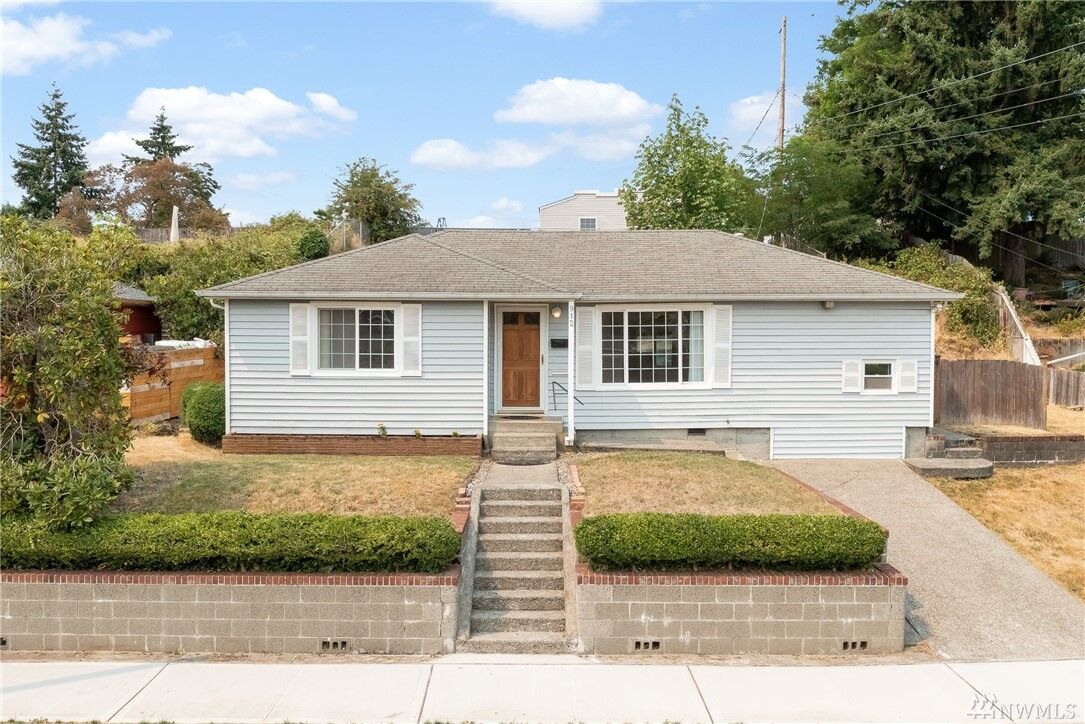 Home for sale in 912 S Washington St, WA 98405