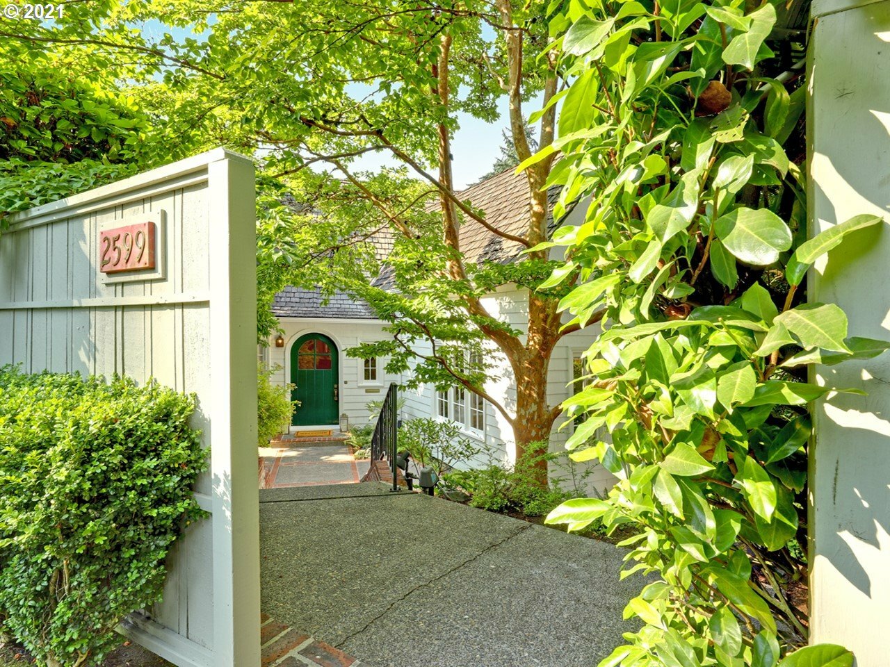 Property Photo: 2599 SW Montgomery Dr OR 97201