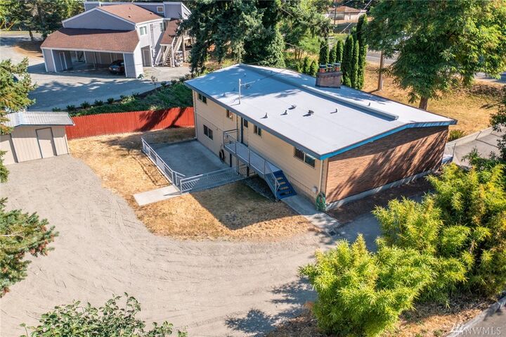 Property Photo:  20015 1st Ave S  WA 98198 