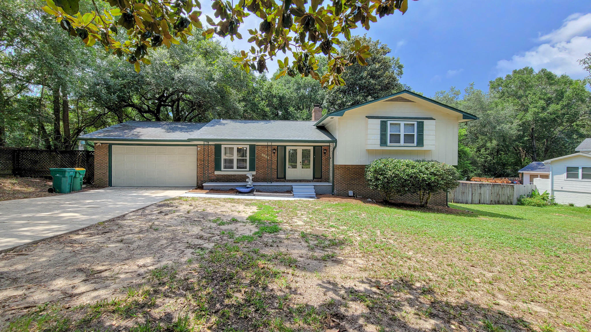 Property Photo:  2401 Roberts Drive  FL 32578 