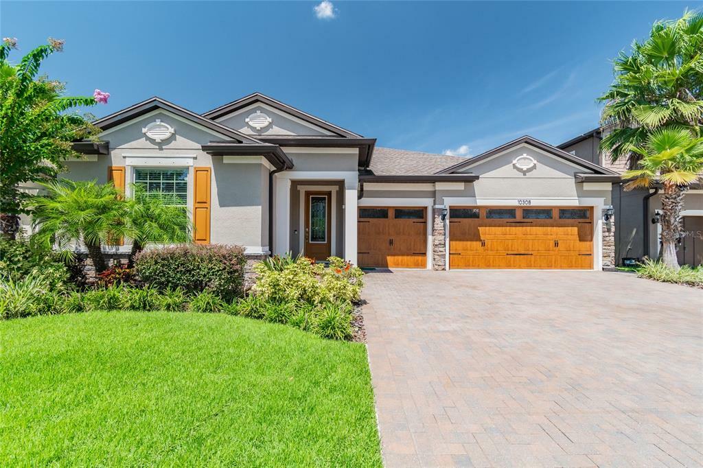 Property Photo:  10308 Scarlet Chase Drive  FL 33569 