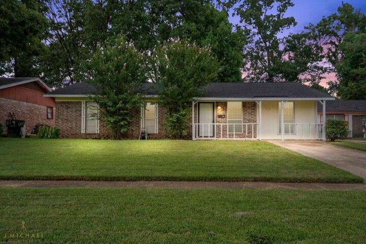 615 Kings Towne Place  Shreveport LA 71108 photo