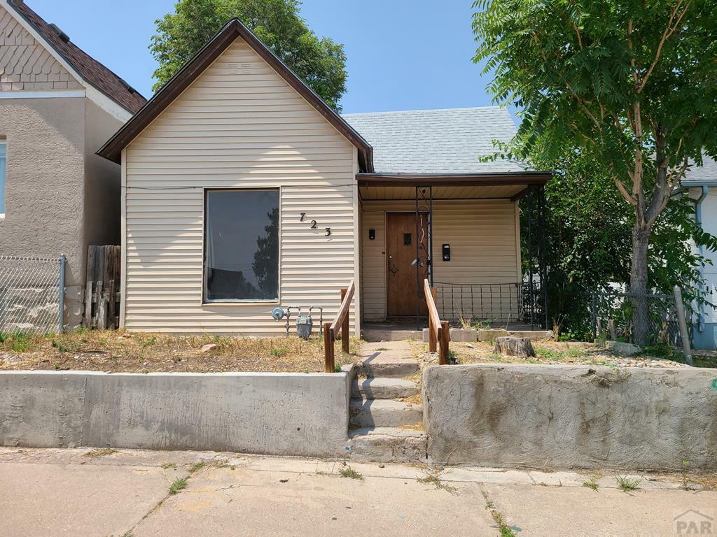 Property Photo:  723 Elm St  CO 81004 