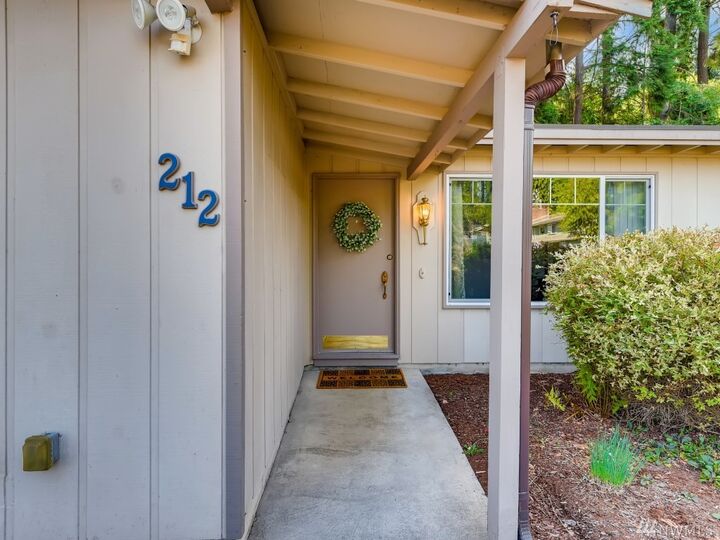 Property Photo: 212 225th Place SE WA 98021