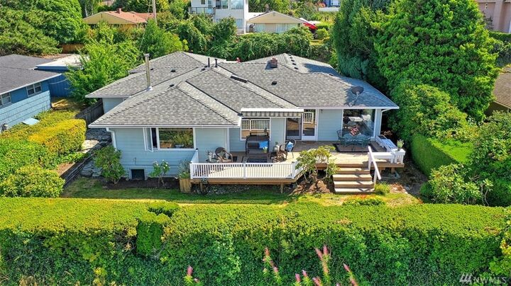 1052 Sprague St  Edmonds WA 98020 photo