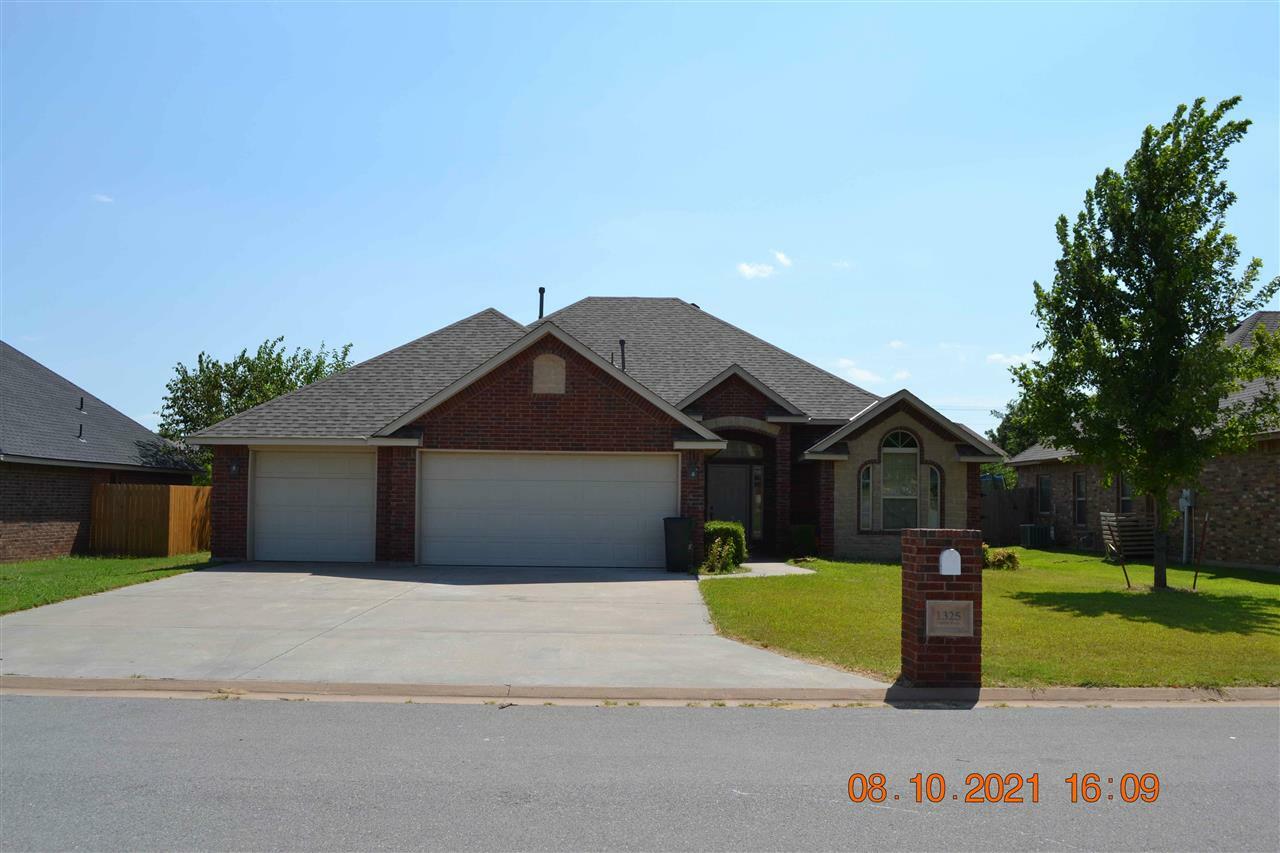 Property Photo:  1325 NE Saddle Rock Dr  OK 73538 