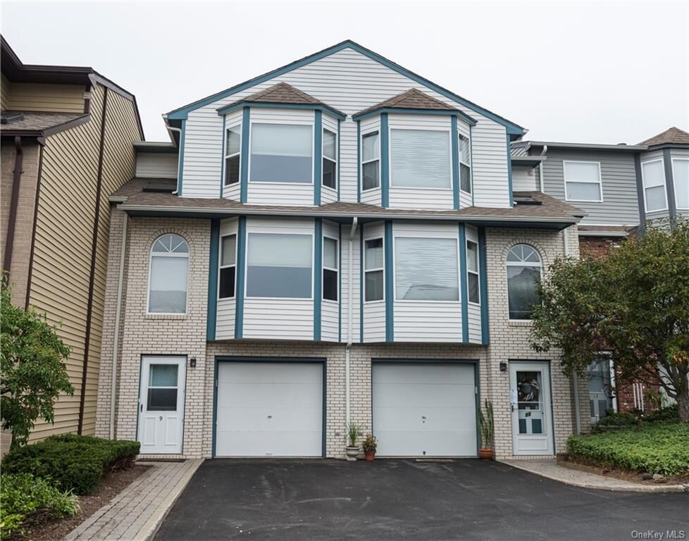 Property Photo:  9 Oxford Court  NY 10954 