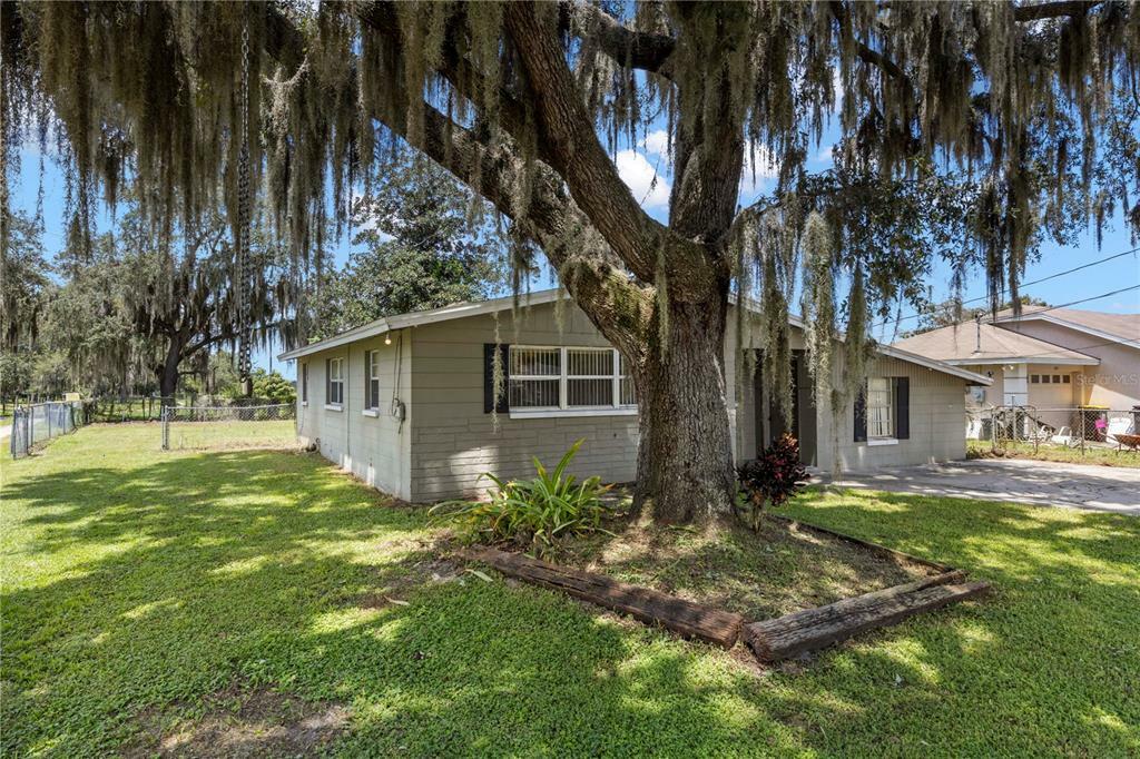 Property Photo:  218 Dennis Ave  FL 33880 