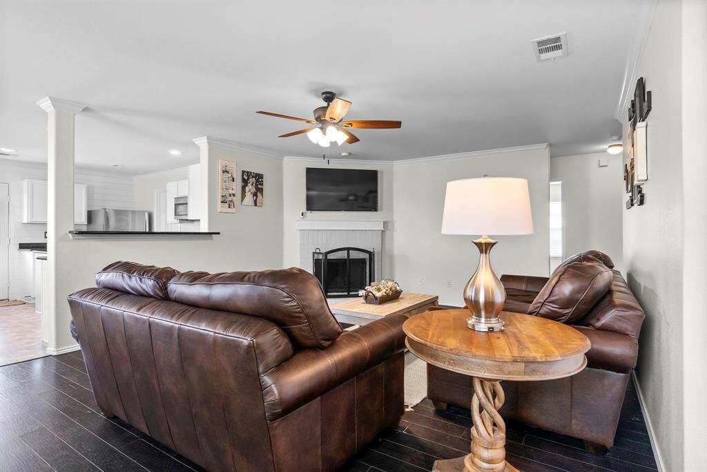Property Photo:  418 Silver Leaf Drive  TX 75087 