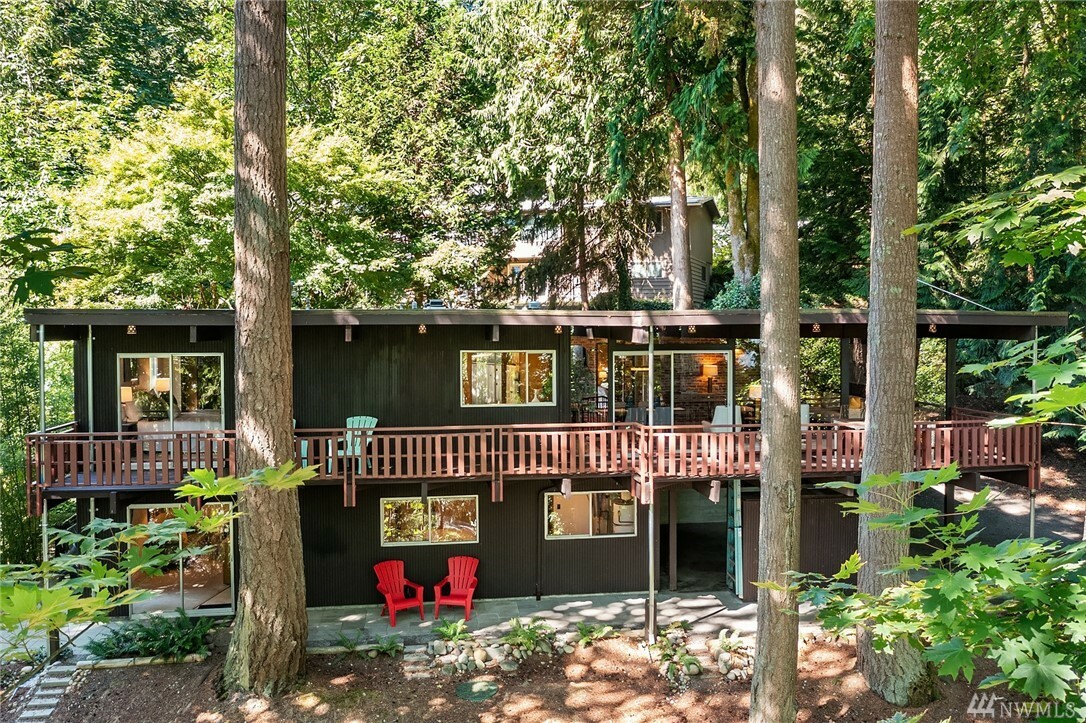 Property Photo:  440 SW Forest Place  WA 98027 