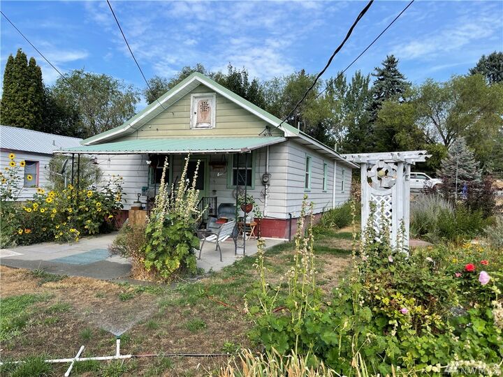 433 Okoma Dr  Omak WA 98841 photo