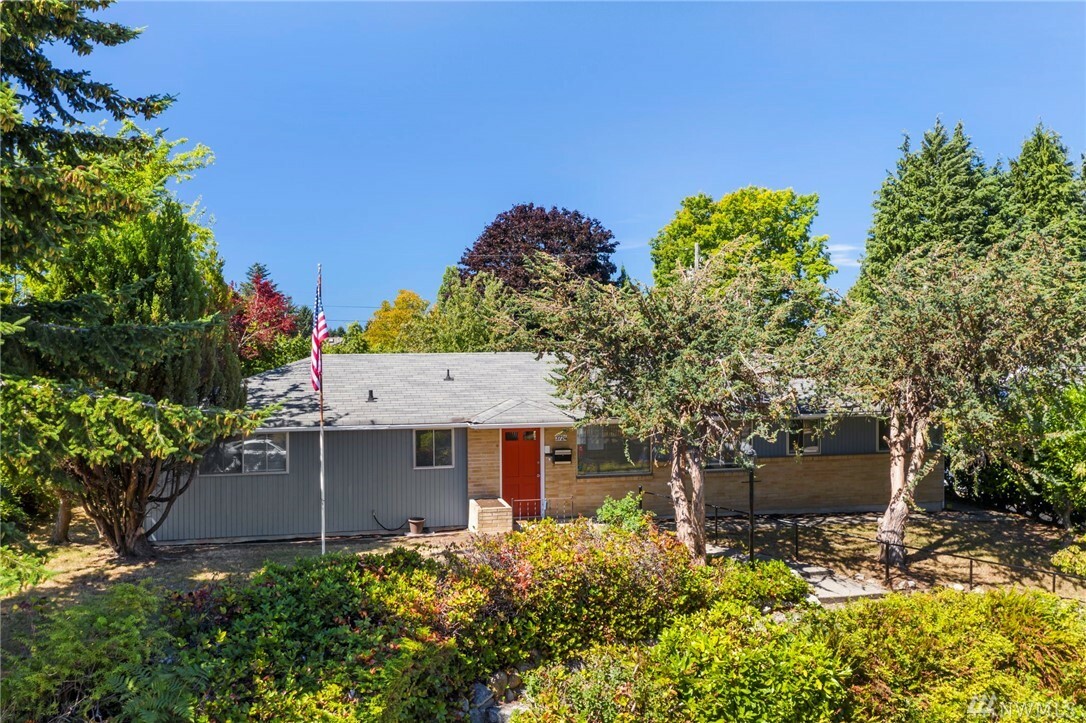 Property Photo:  3724 N Ferdinand St  WA 98407 