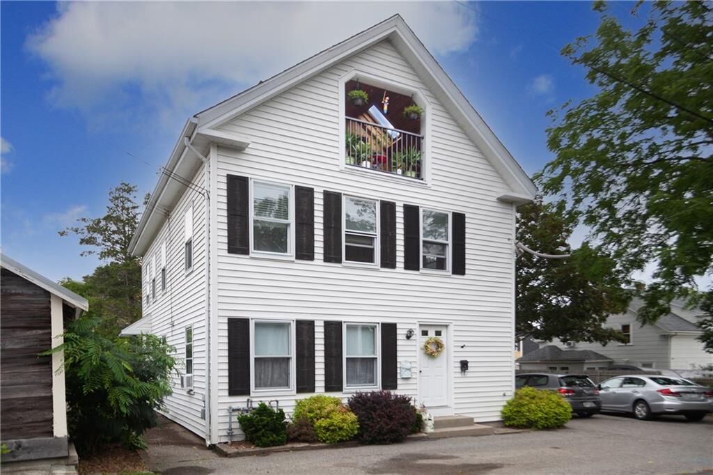 Property Photo:  21 William St  RI 02809 