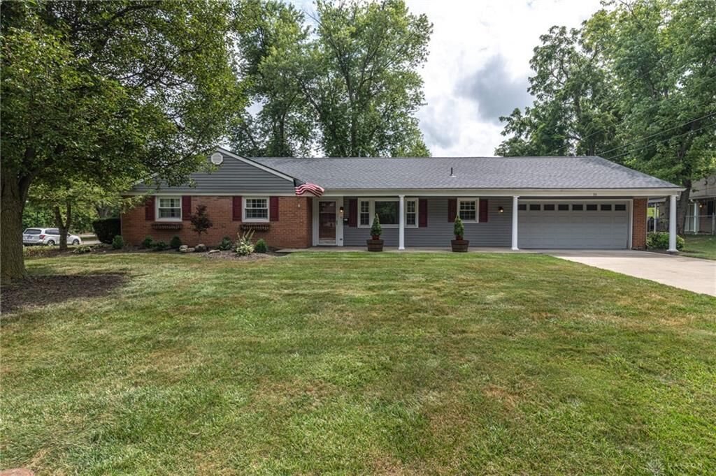 Property Photo: 16 Edenhurst Drive OH 45458