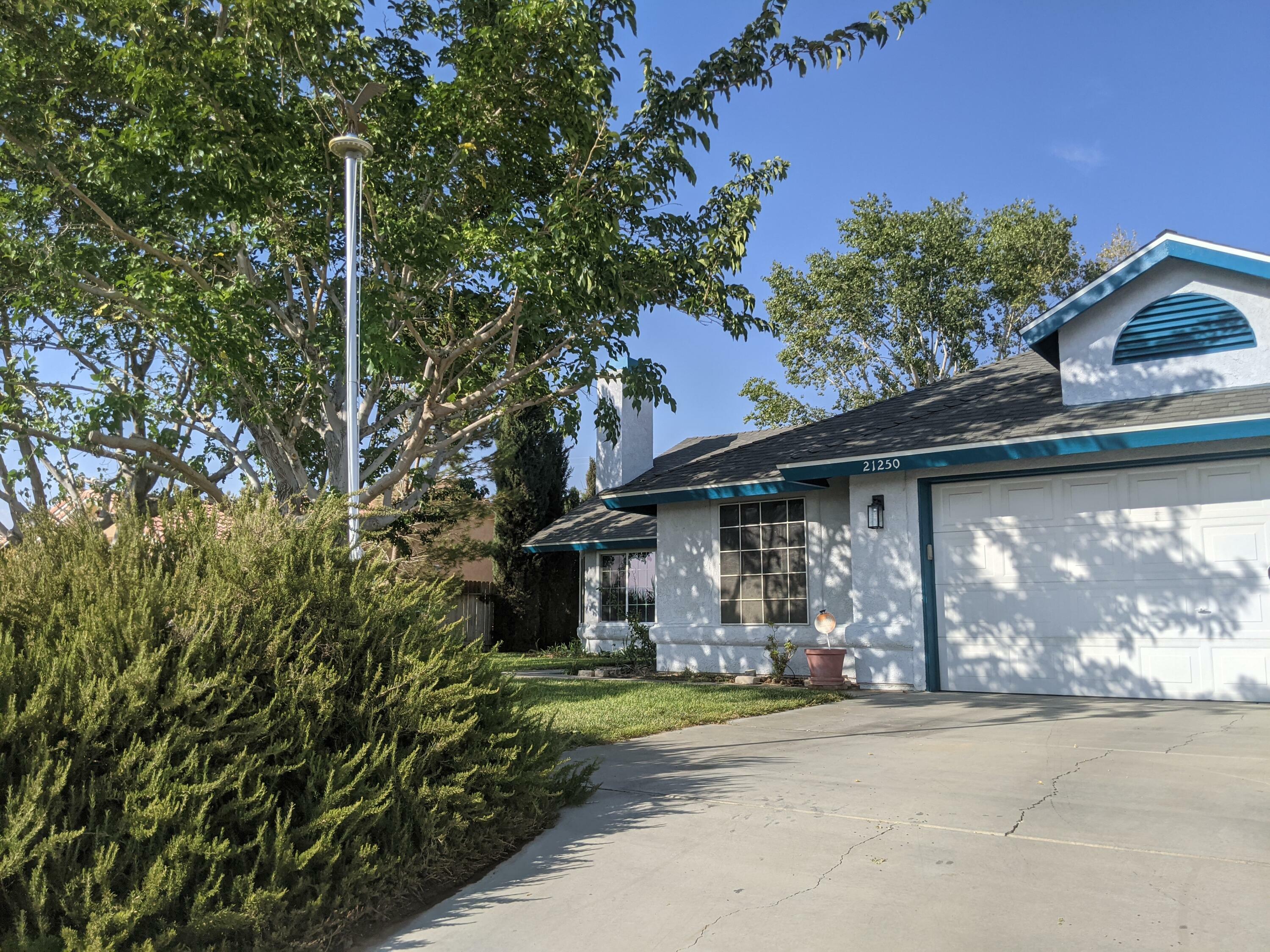 Property Photo:  21250 94th Street  CA 93505 